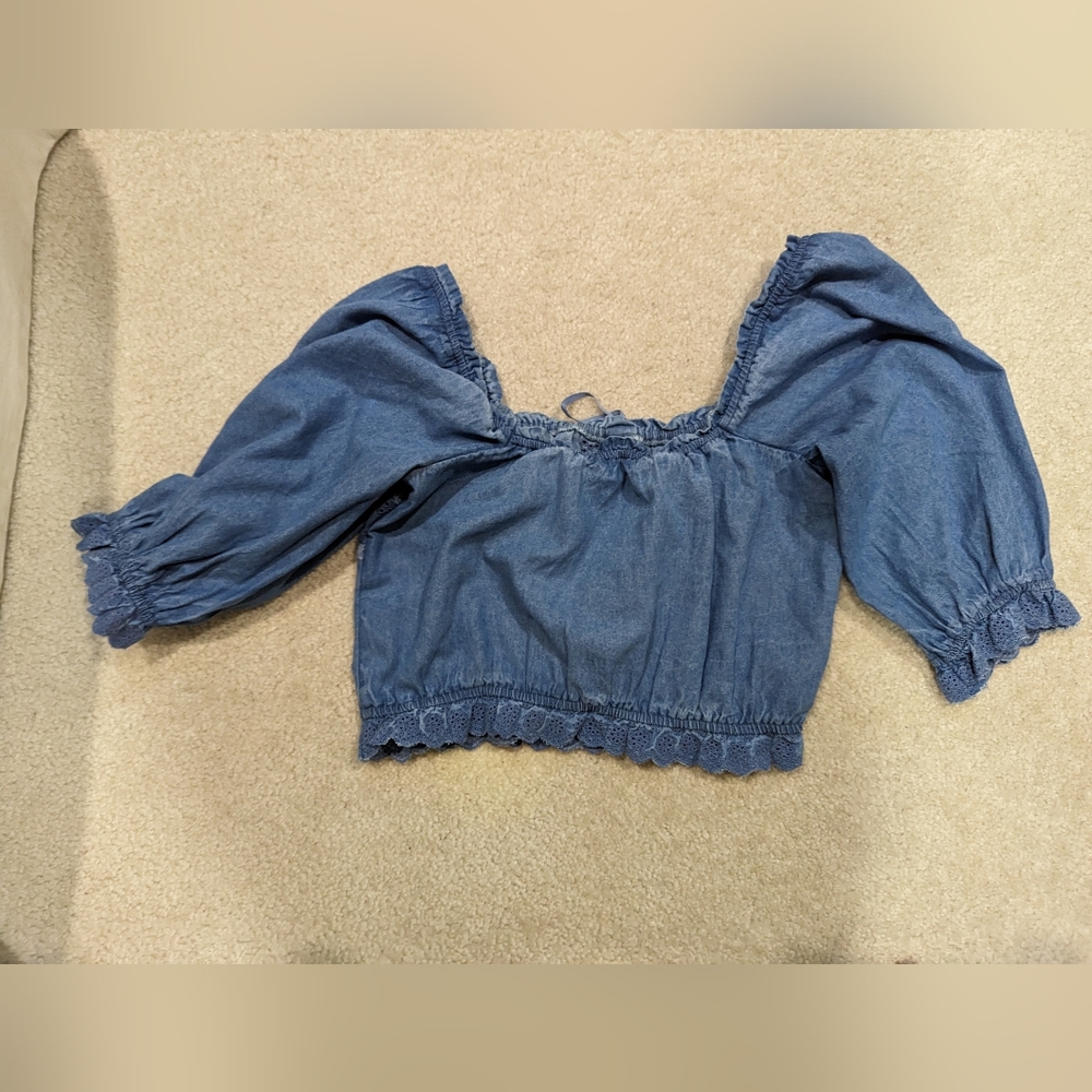 American Eagle chambray eyelet trim top sz Med - Picture 2 of 3